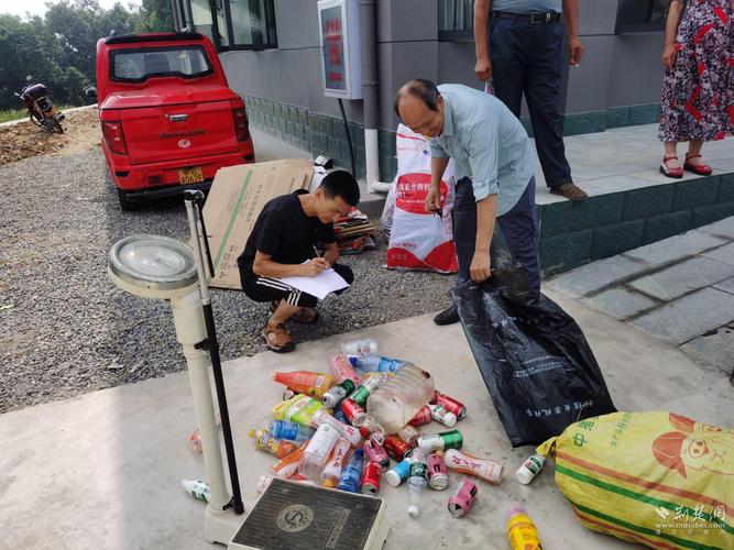 现在农村在综合治理环保问题方面，其中垃圾处理是每人要收取费用的，那么在外务工的人怎么办，徐州沙河种植水果补贴公示。 现在农村在综合治理环保问题方面，其中垃圾处理是每人要收取费用的，那么在外务工的人怎么办，徐州沙河种植水果补贴公示。 蔬菜种植